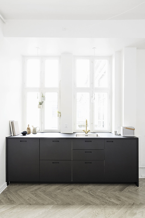 Small minimalist kitchen | Bo Bedre