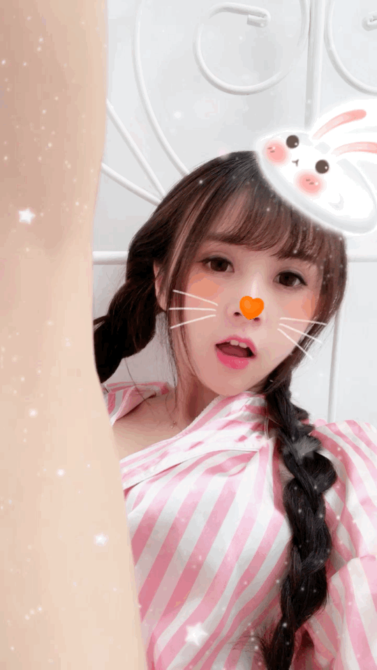 Extremely cute and sexy moments of Xia Mei Jiang (夏 美 酱) (39 gifs)