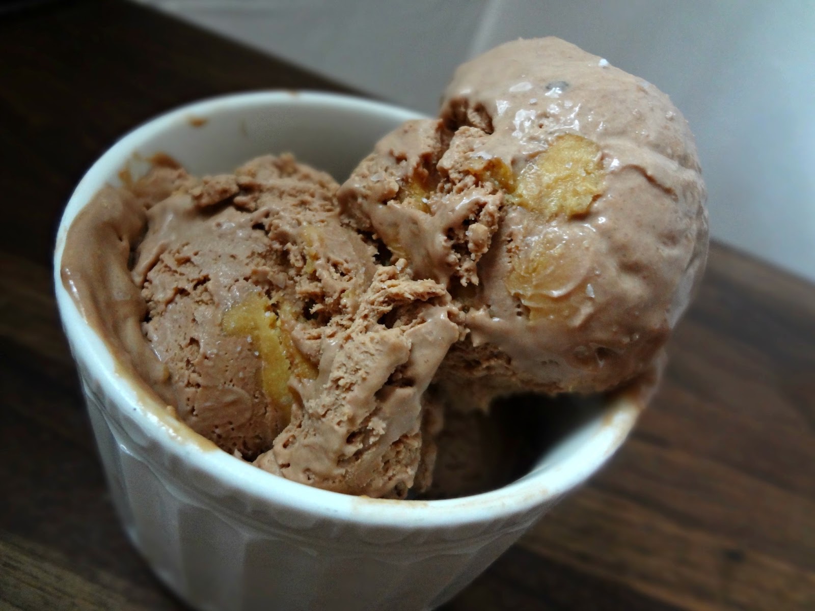 The Cooking Actress Chocolate Peanut Butter Swirl Ice Cream (EASY method!)