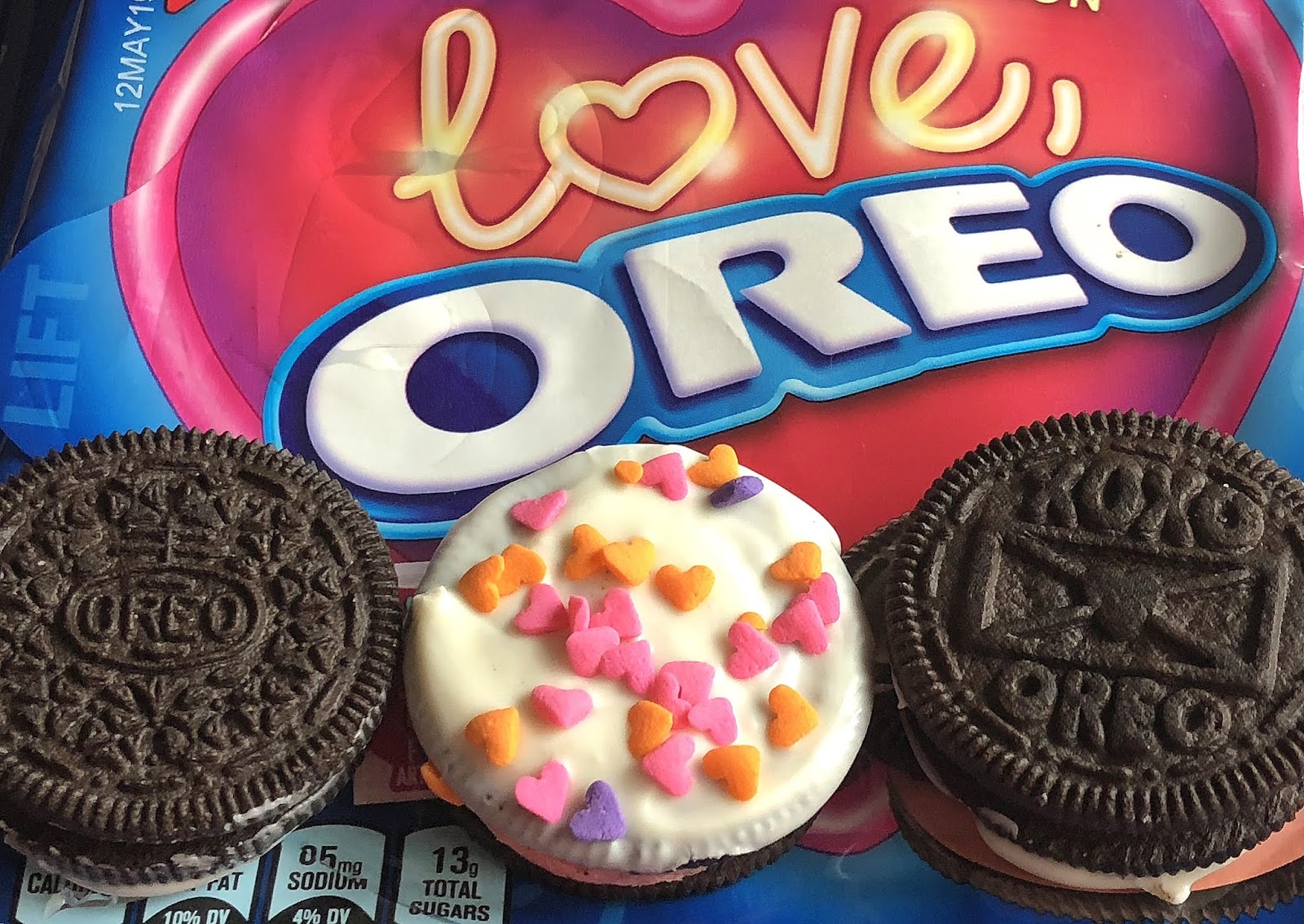 Valentine's Day Fun with OREO...Featuring Valentine Kiss White