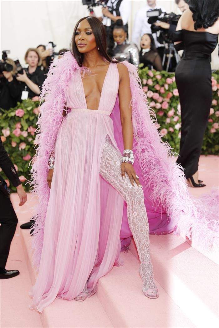 Los vestidos de la Met Gala 2019 Dos mujeres y un vestido