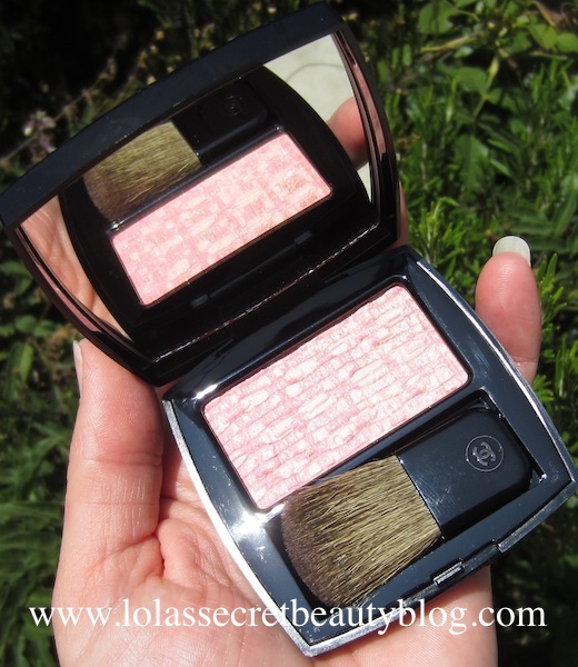 lola's beauty blog: Chanel Tissages de Chanel Blush Duo No. 10 Tweed Pink Swatches and Review