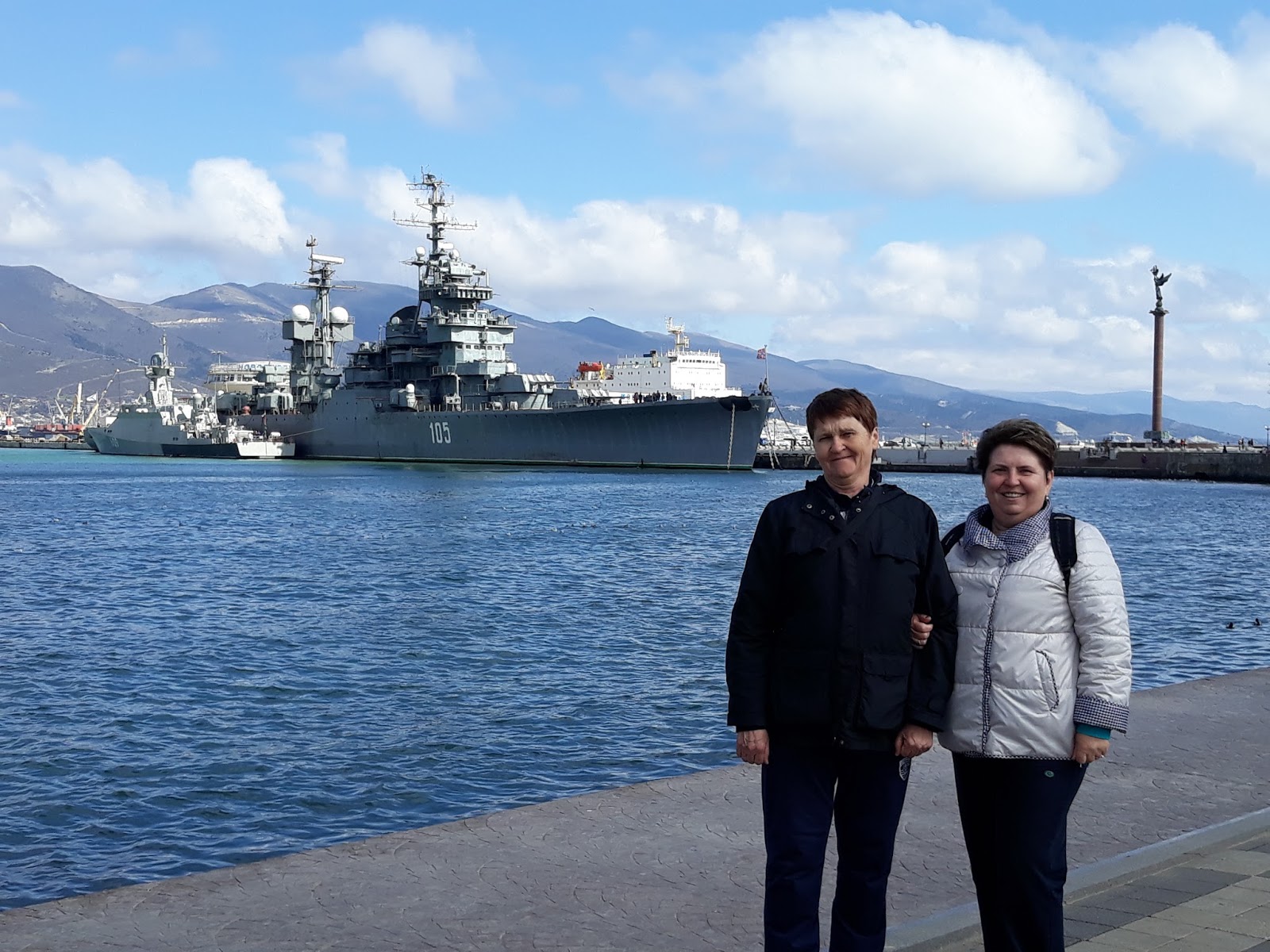 Новороссийск с ошибкой. Экскурсия по новороссийску. Гебиусские водопады три сестры. Новороссийск ты мой любимый город. Кабардинка абрау дюрсо экскурсия.