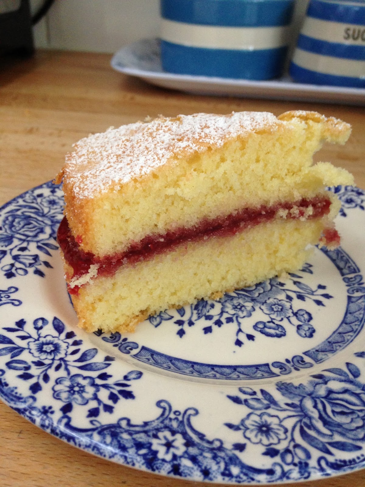 Minimum Effort Maximum Output A Classic 'Victoria Jam Sandwich' Cake