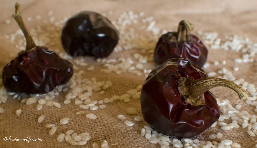 ingredientes paella de alcachofas, ñoras