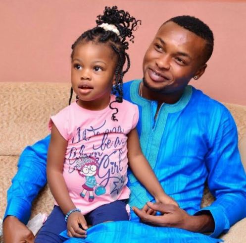 8 Cute pic of Super Eagles player Godfrey Oboabona and his daughter