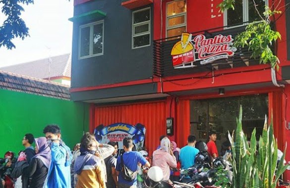 Panties Pizza Surabaya, Murah, Enak, Menggigit, Asli Rek!!