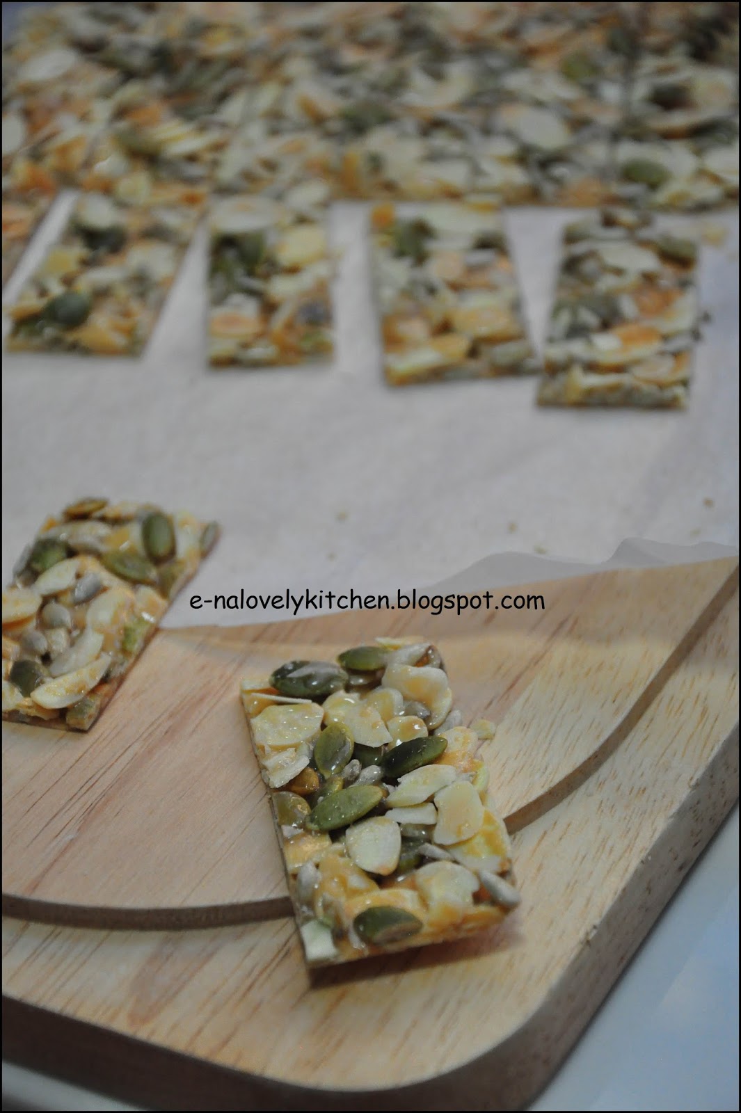 ENA LOVELY KITCHEN ^_^ BEPANG BADAM / FLORENTINE COOKIES/ ALMOND