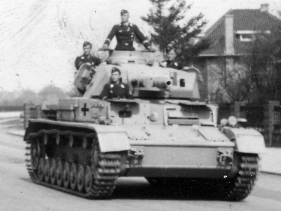 Tank Archives Pz.Kpfw.IV Ausf. D through E Tank Archives Pz.Kpfw.IV Ausf. D through E