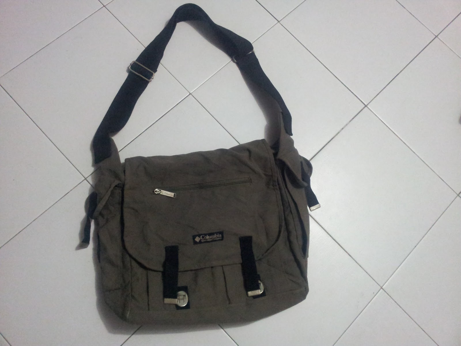 columbia sling pack