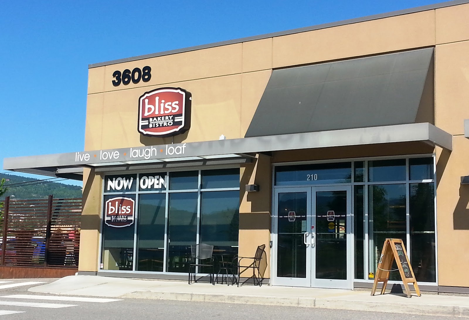 Mimi's Cake Tour Bliss Bakery [International Correspondent]