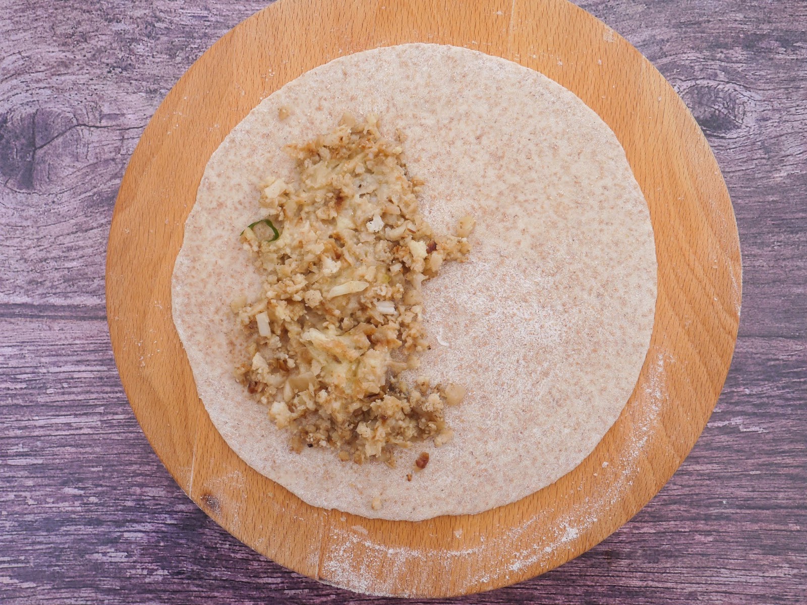 This Muslim Girl Bakes: Cauliflower Chilli Cheese Stuffed Roti.