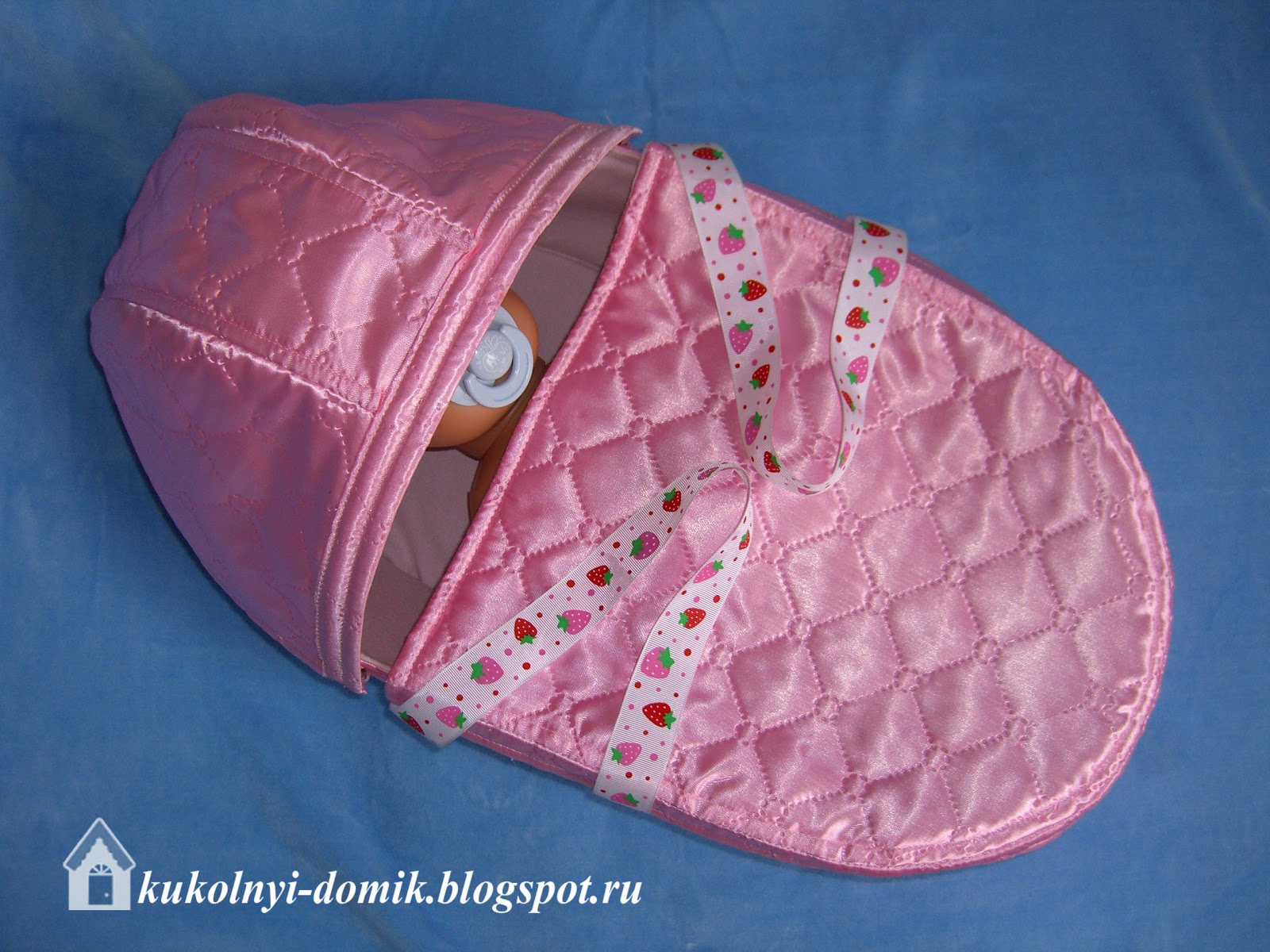 подарок дочке на 8 марта ))) сумка- переноска для куклы своими руками.