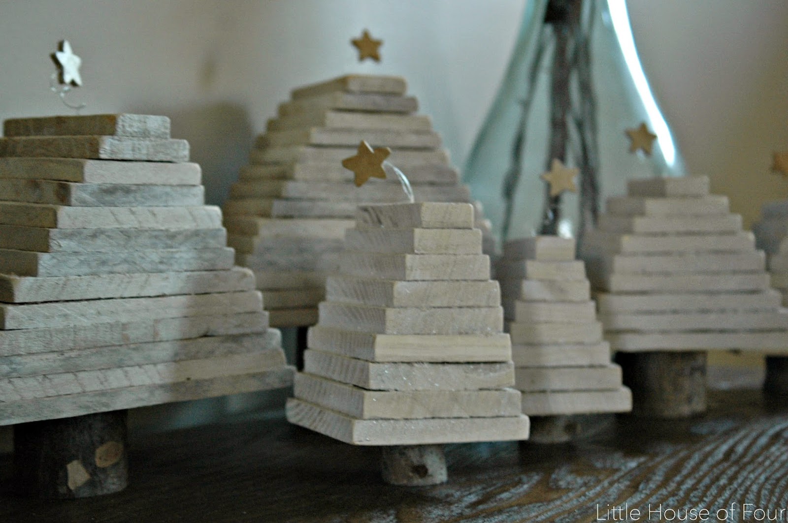 craft fair pallet christmas trees little house of four craft fair pallet christmas trees little house of four