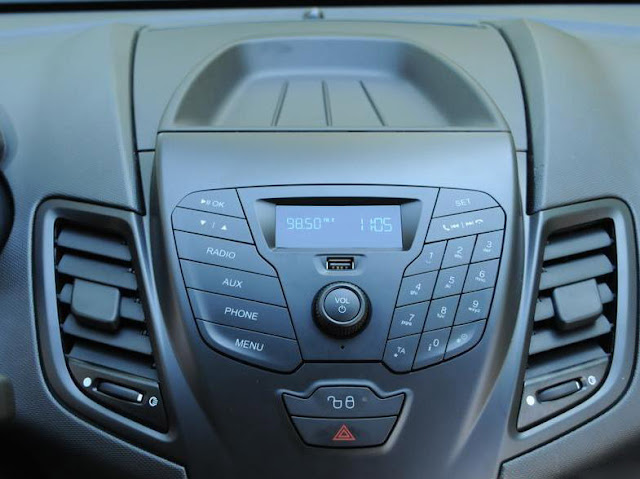 New Fiesta Hatch 2014 - Interior da versão S - MyConnection