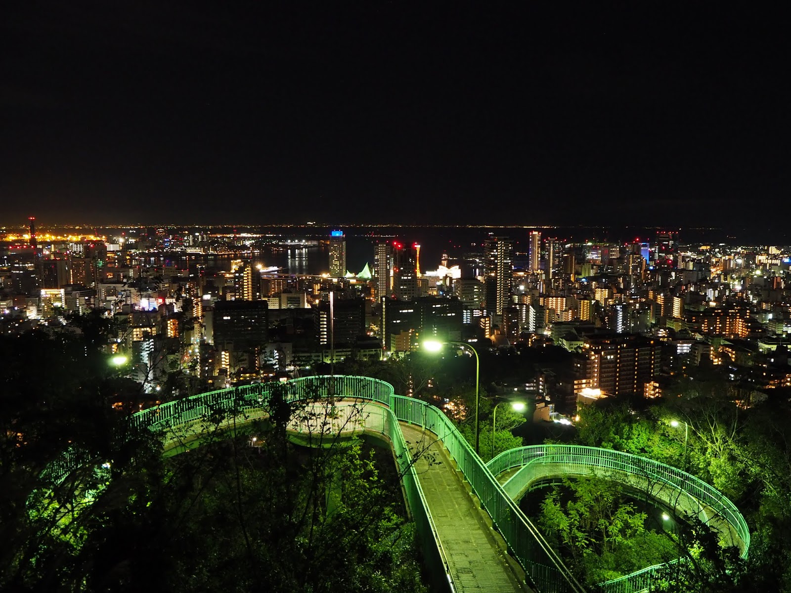 秋の小豆島旅 前夜 夜の神戸夜景散歩へ ナイトライド Sayの晴れたら自転車に飛び乗ってなブログ