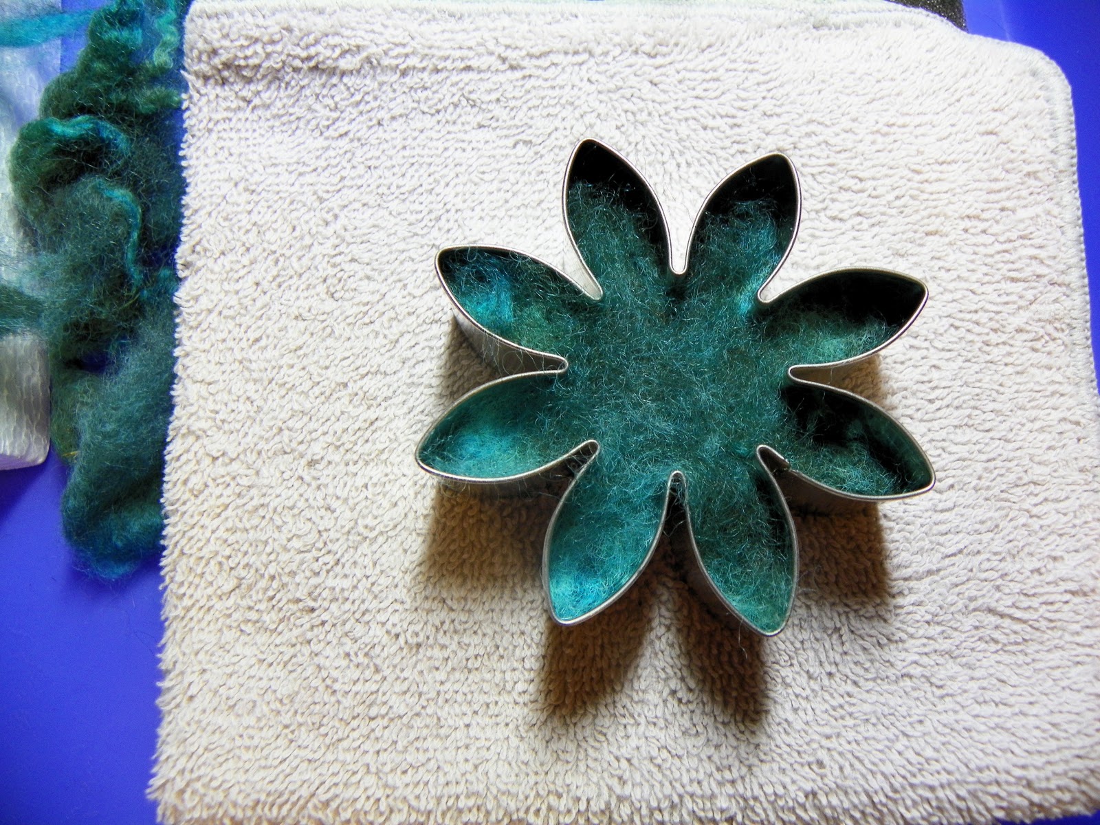 Karen Makes Stuff Cookie Cutter Felting