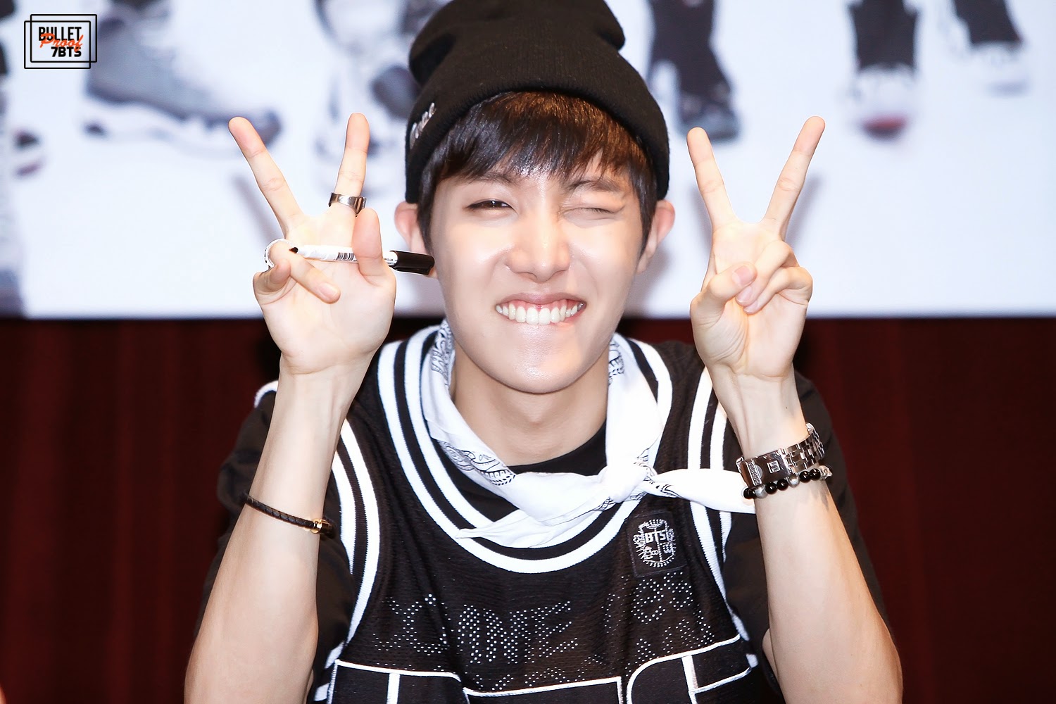 [NB] Controversy over foreign fans asking JHope to leave BTS