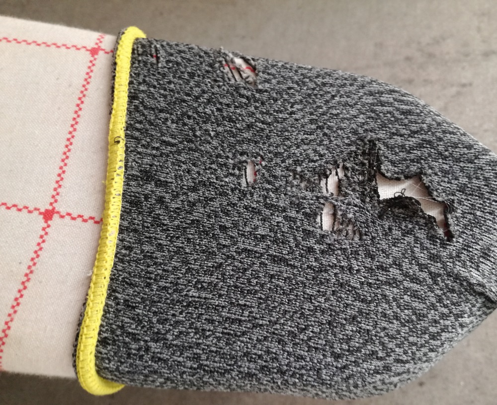 Craftrebella Better than holes Repair your torn Sports Gloves