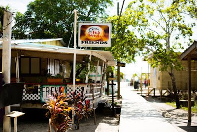 Remax Vip Belize:  Fun breakfast place near the Pier