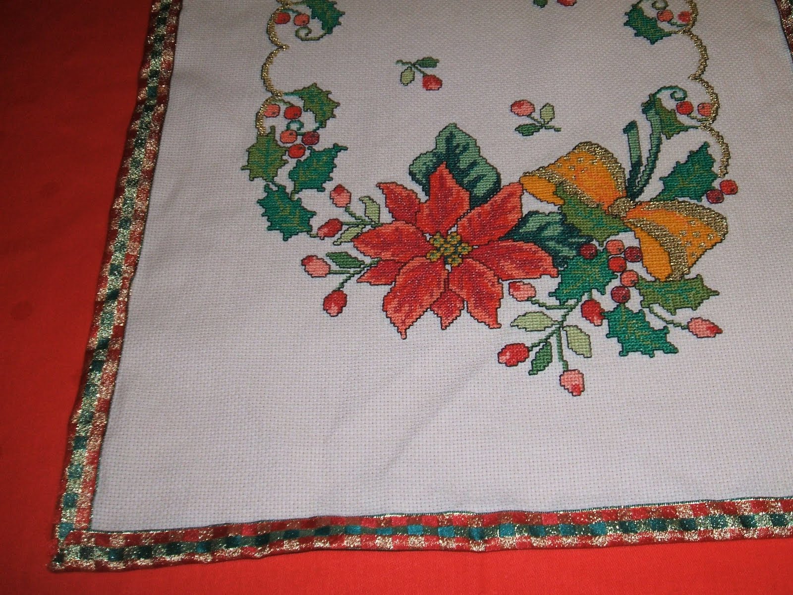 Vicky y su espacio MANTELITO PUNTO CRUZ