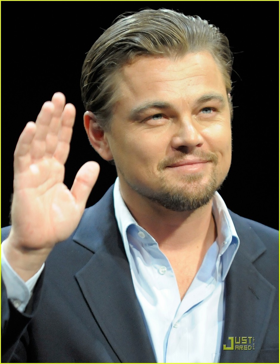 руки леонардо ди каприо. леонардо ди каприо машет рукой. леонардо ди каприо 2000. леонардо ди каприо ладонь. лео ди каприо 2023.