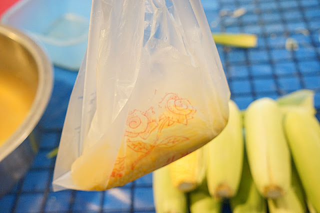 太平新光黃昏市場美食│沒有名稱卻飛高高的甜玉米一根只要20元