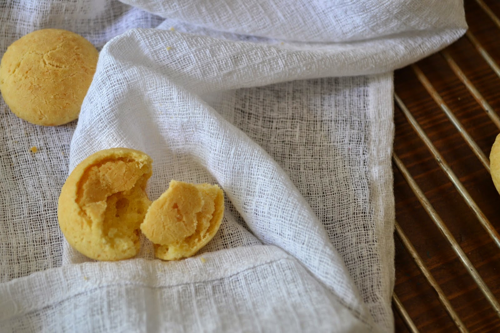 Savoury Wednesday: Pão de queijo - Brasilianische Käsebrötchen - The ...