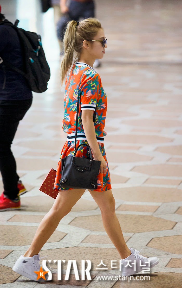 Check out Girls' Generation video and pictures from their departure to