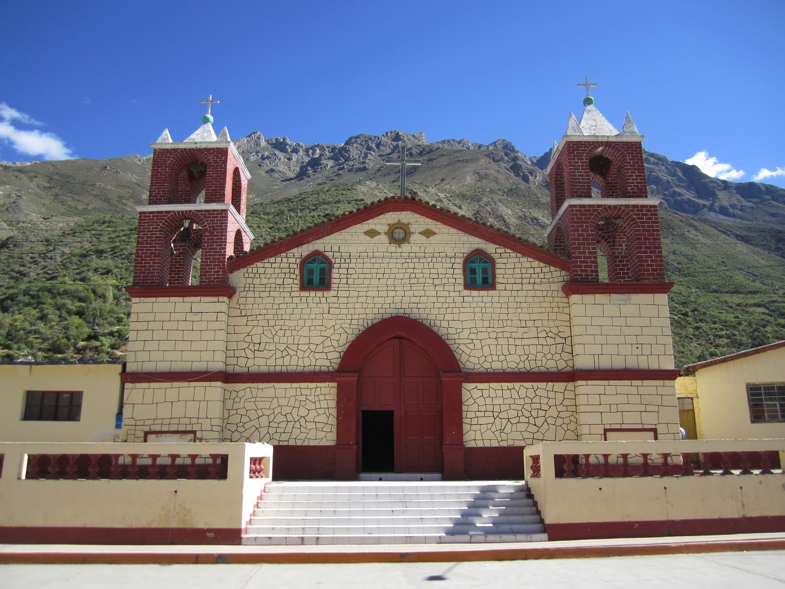 Recuerdos de mis viajes HUANCAPI CAPITAL ECOLOGICA DEL MUNDO