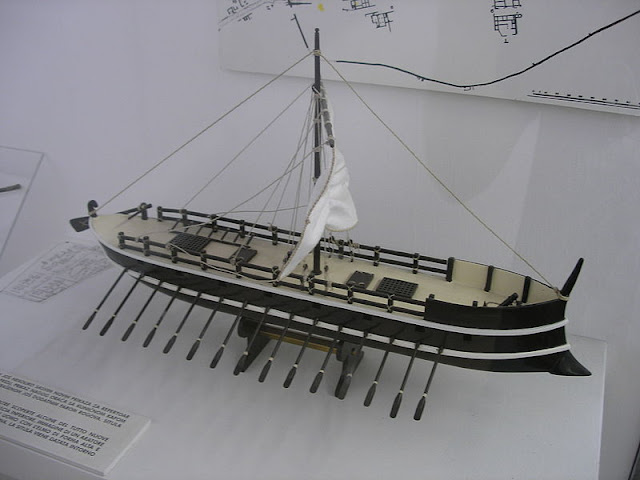 Gambar Kapal Layar Galleas replika miniatur 