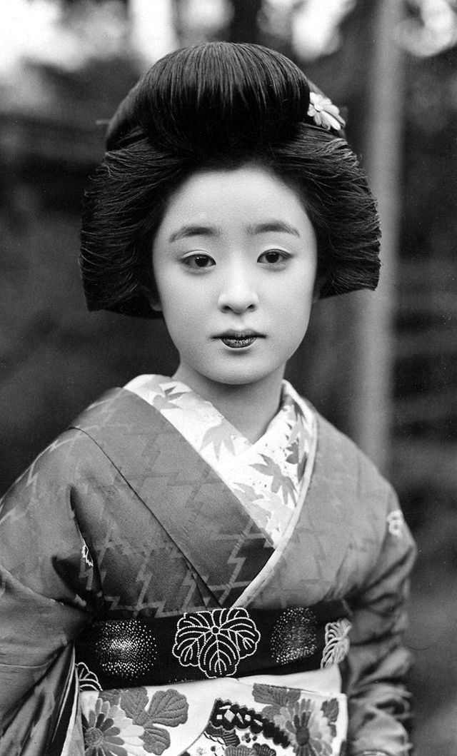 Shimada Hairstyle The Lovely Traditional Hairdo Of Japanese Women Vintage Everyday