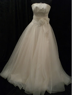 The Dressmarket Wedding Dress Blog: December 2011