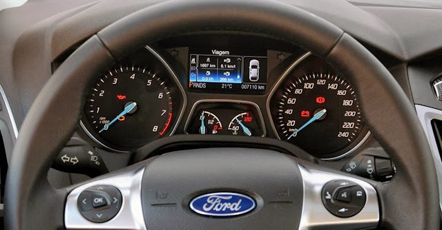 carro novo Focus 2014 - Ford - painel de instrumentos