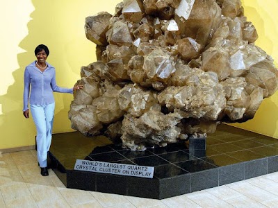 Top 10 Minerales y Gemas Mas Grandes Del Mundo