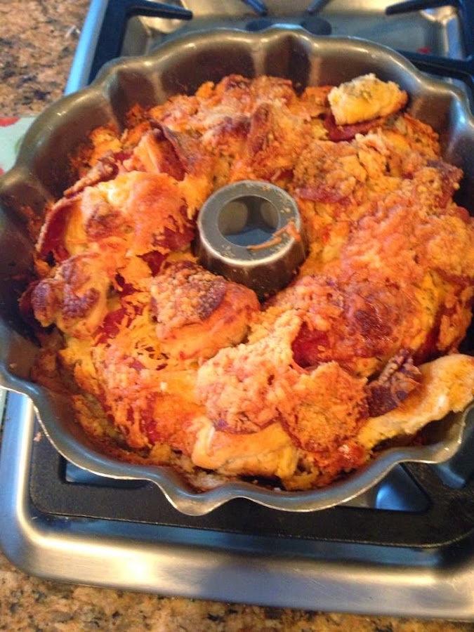 Cómo hacer una rosca de queso y pepperoni