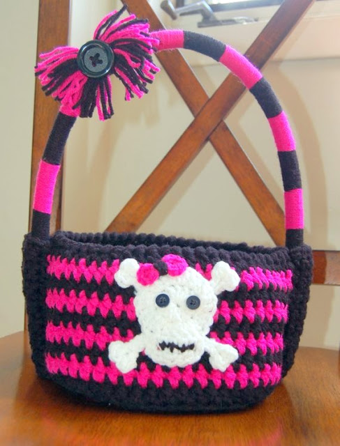 halloween trick or treat basket Crochet pattern, halloween trick or treat basket crochet pattern, halloween trick or treat basket doll, halloween trick or treat basket amigurumi pattern, Amigurumi halloween trick or treat basket, thanksgiving amigurumi halloween trick or treat basket pattern, crochet halloween trick or treat basket doll, thanksgiving Amigurumi halloween trick or treat basket, halloween trick or treat basket toy
