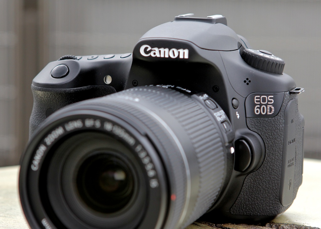 Harga dan Spesifikasi Canon EOS 60D - Rival Hariyadi
