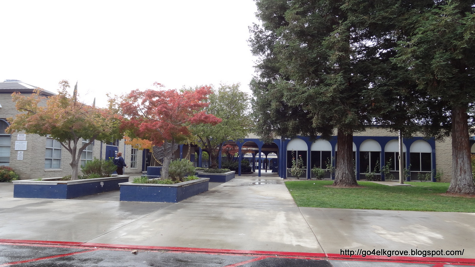 school-information-trail-hiker-loves-elk-grove