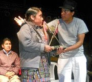 JULIANA RECIBIENDO EL PREMIO EN FESTIVAL DE CINE