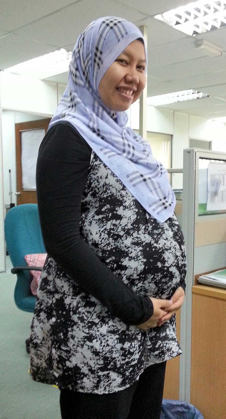 Red Scarlet 7: Preggy Mommy :)