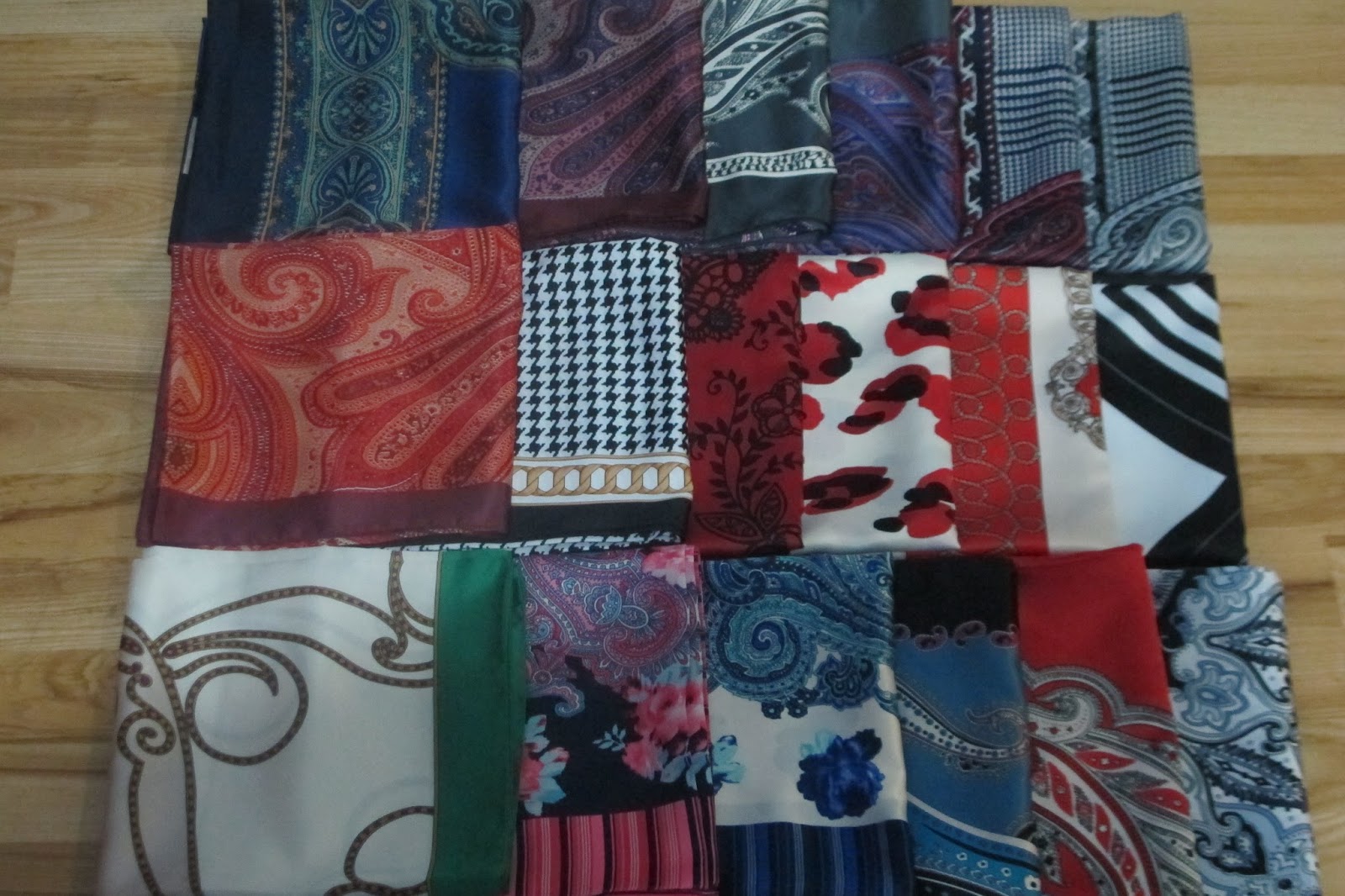 LoNdon dEaLs Tie RaCk