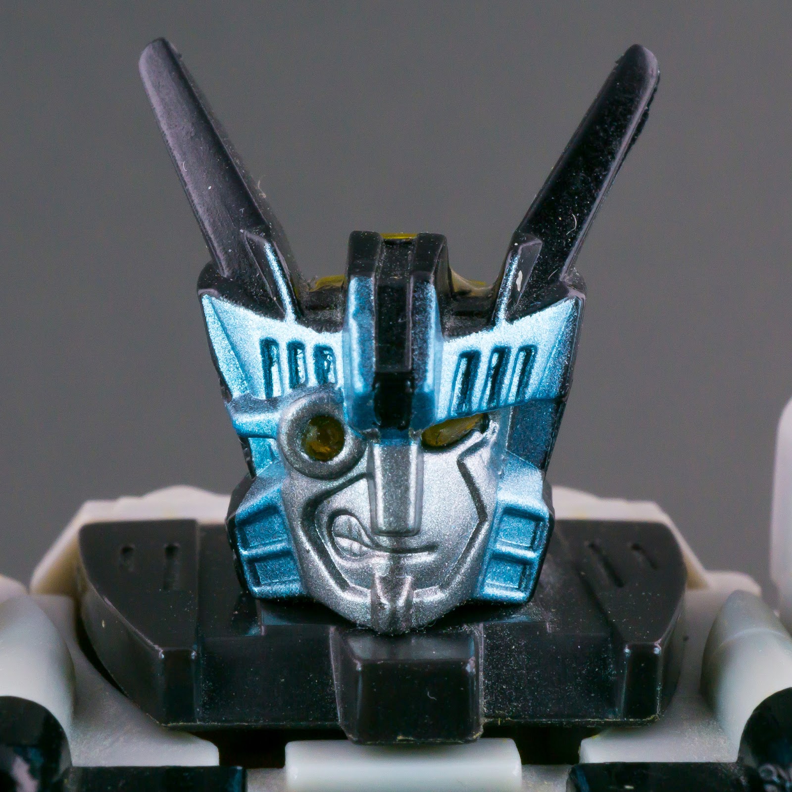 Transformers Energon Slugslinger head, front view