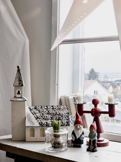 Shabby chic accents in a festive Nordic home