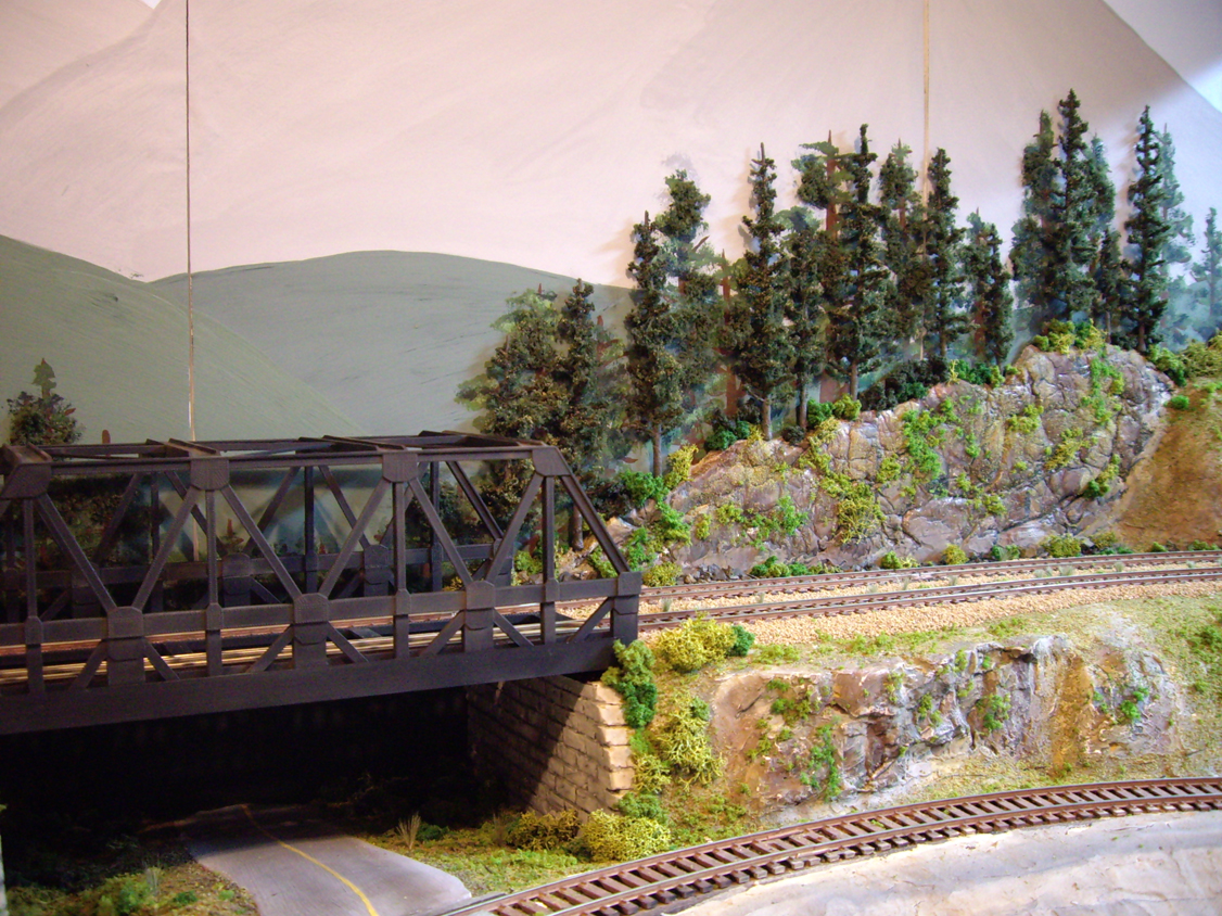 TY'S MODEL RAILROAD Layout Scenery Part II The Background