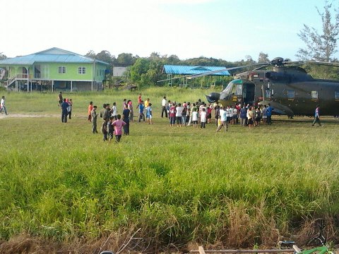 Secebis pemikiran...: Pesawat Nuri TUDM mendarat cemas di Jemoreng Sarawak