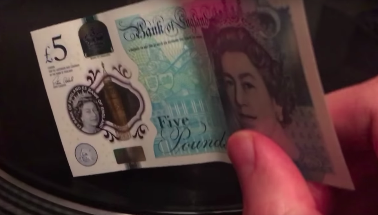  £5 Banknoten als Plattennadel um Vinyl abzuhören funktiniert