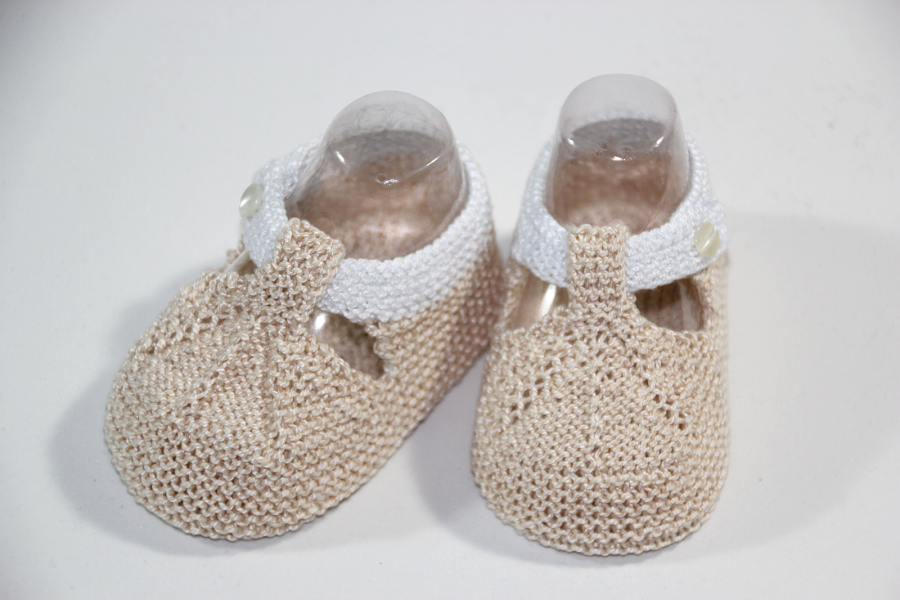 Regalo DIY para hacer en Navidad: Zapatos de punto para bebé