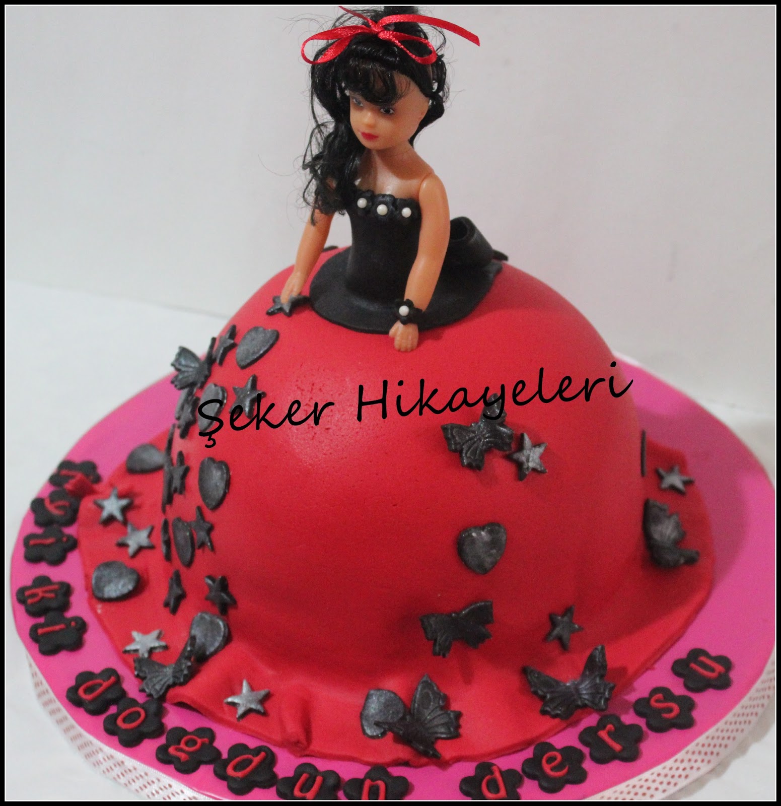 Şeker Hikayeleri Barbi Bebek Pastası Şeker Hikayeleri Barbi Bebek Pastası