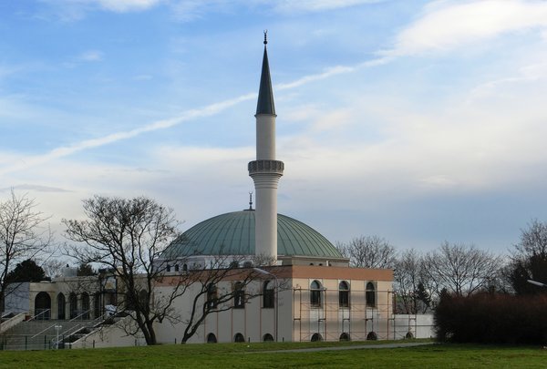 Islam My Ultimate Decision Life Of Muslims In Non Muslim Countries Austria